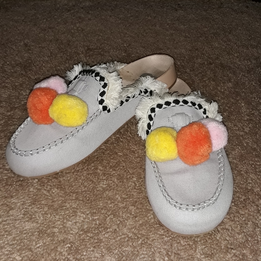 Gianni Bini (Size 6.5M) Light Gray & Pom Pom Casual Comfort Slip-on Mule Shoes